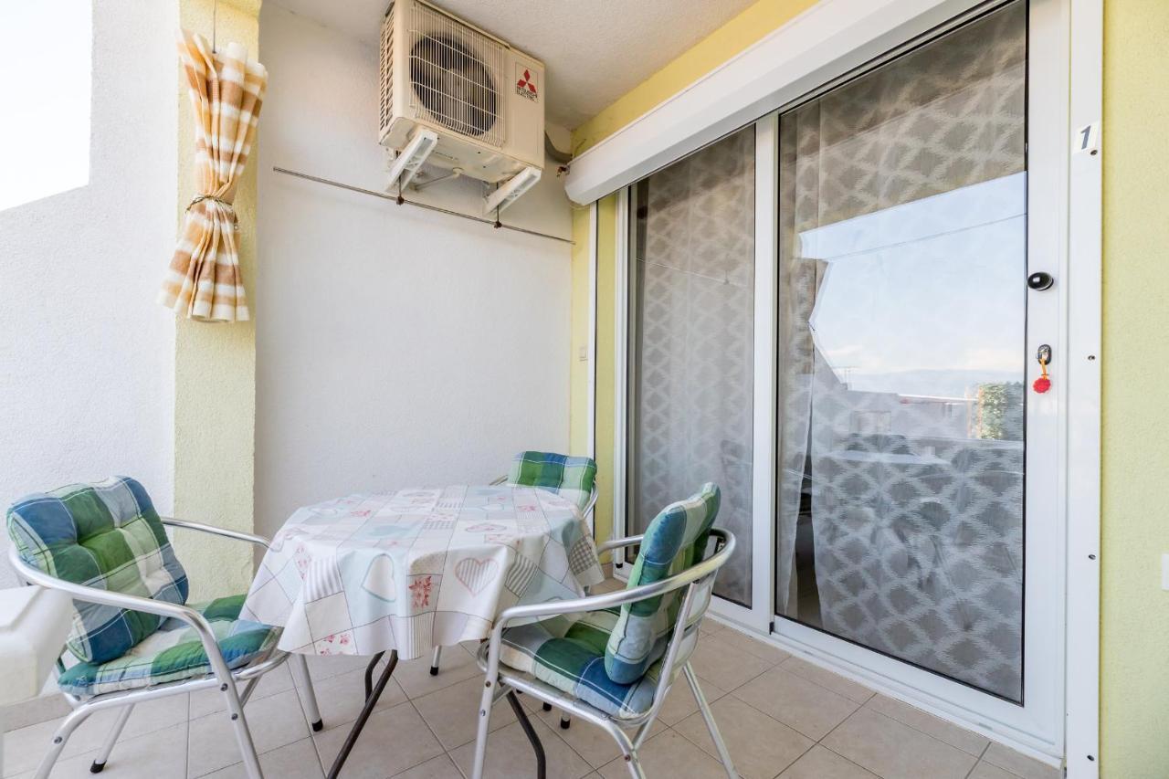Beach Holiday Baska מראה חיצוני תמונה